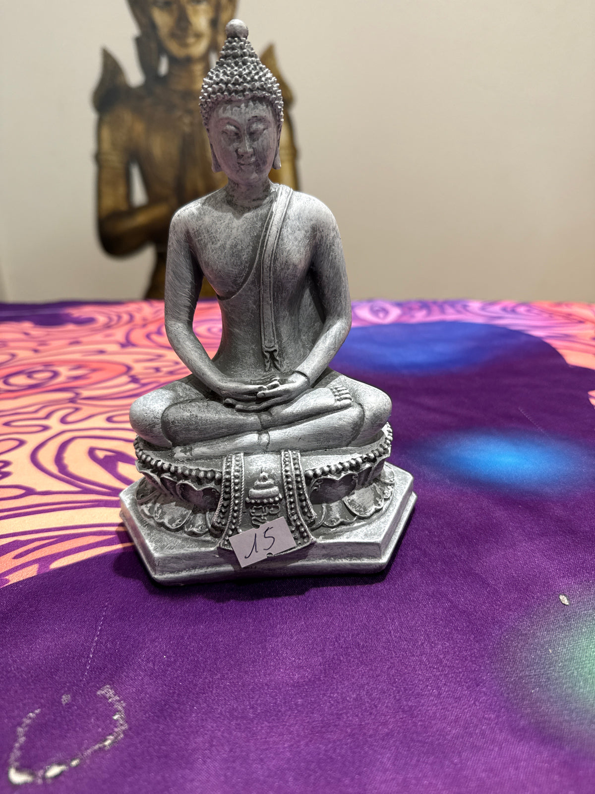 Felsenbuddha Figur