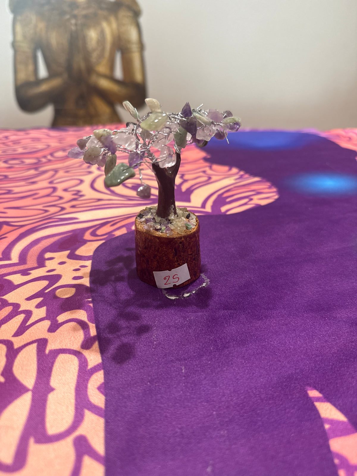 Baum mit energie Steine