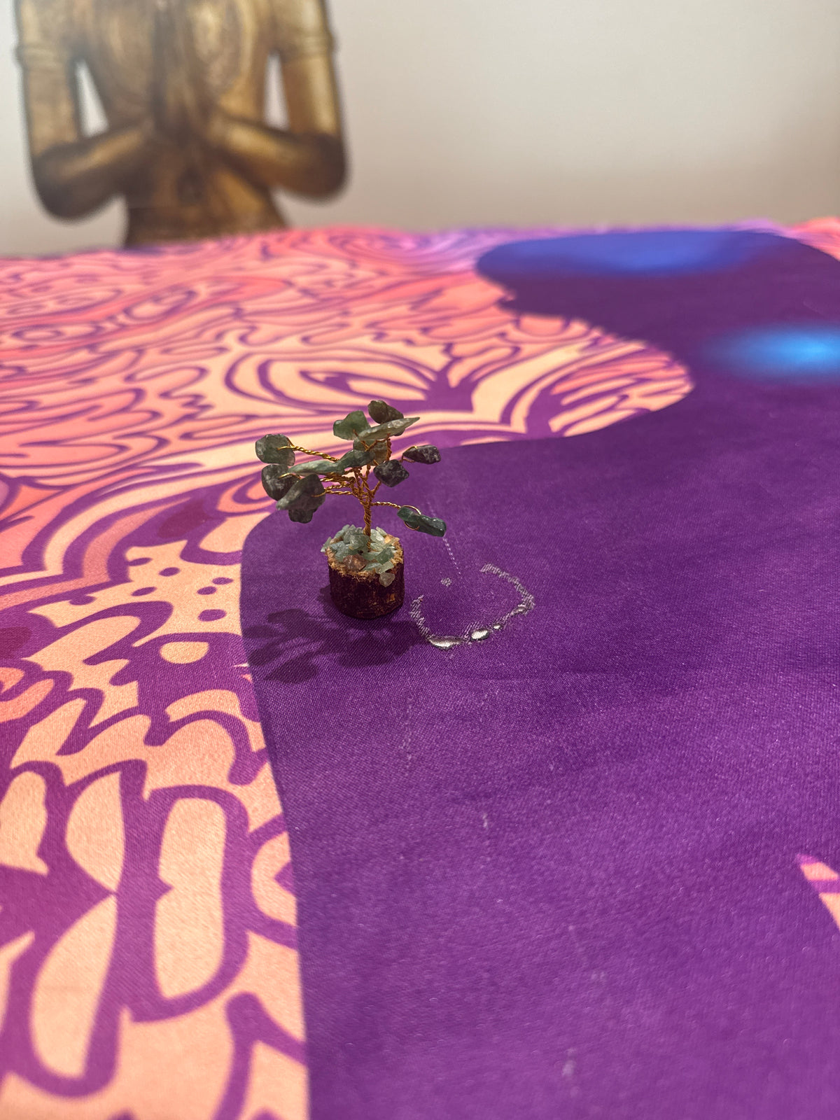 Baum mit energie Steine